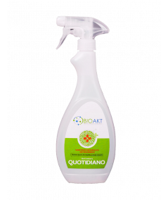 disinfettante-superfici-spray-naturale-bioakt-quotidiano-750ml